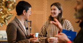 Instructor Maria Khotimsky having a conversation with student McKenzie Dinesen