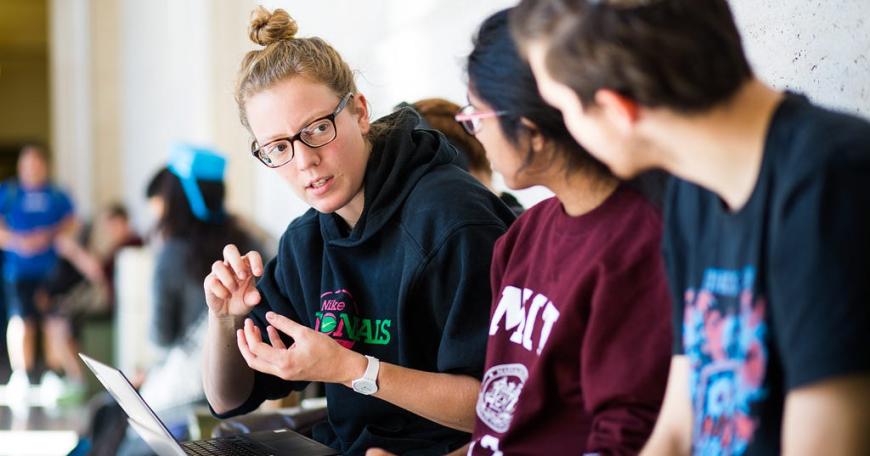 A ‘mind and hand’ approach to online learning