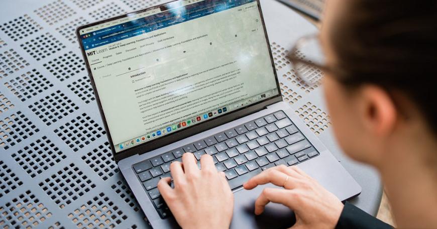 New online learning experience aims to create adaptable, AI-fluent professionals