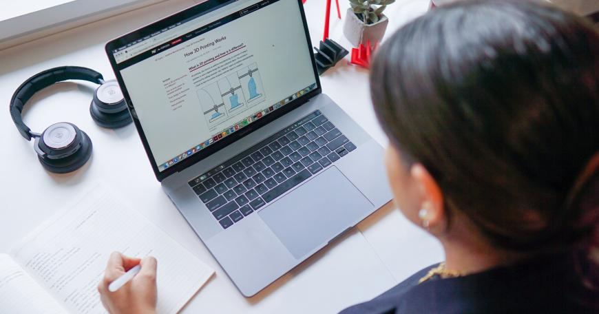 The MIT Horizon learning platform contains bite-sized articles, videos, and podcasts on emerging technologies, with early topics including additive manufacturing, artificial intelligence, blockchain technology, and robotics.